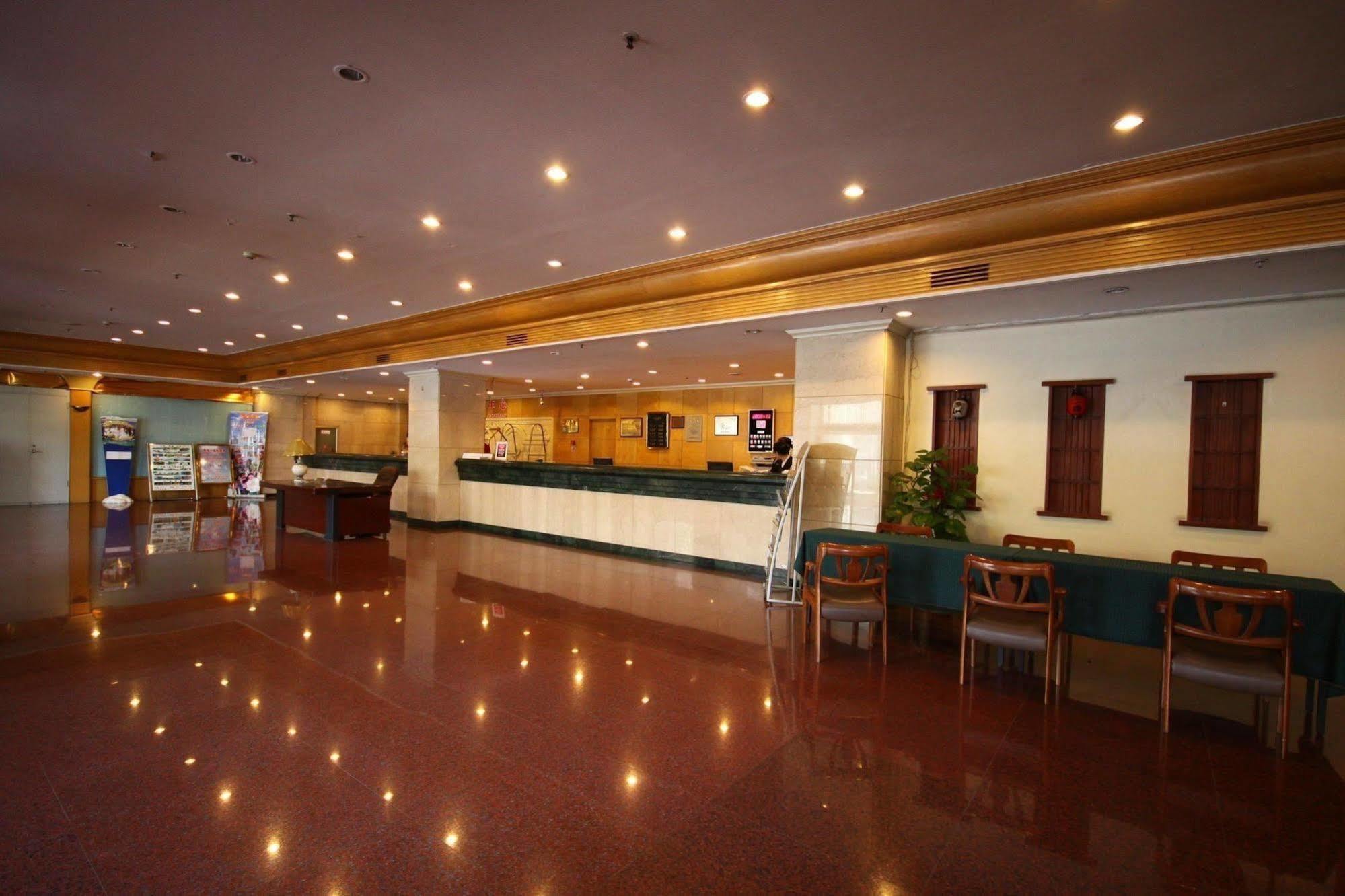 Hampton By Hilton Dalian Zhongshan Exterior photo