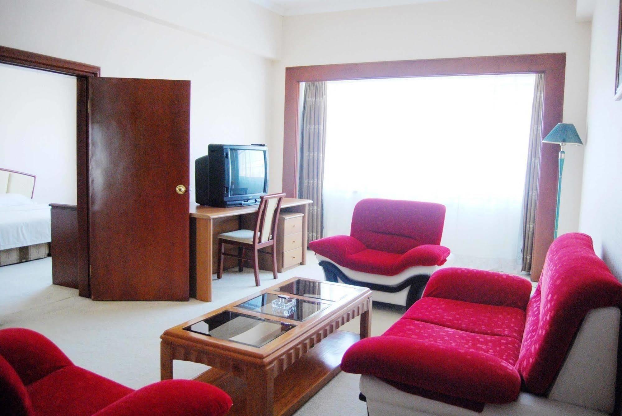 Hampton By Hilton Dalian Zhongshan Exterior photo