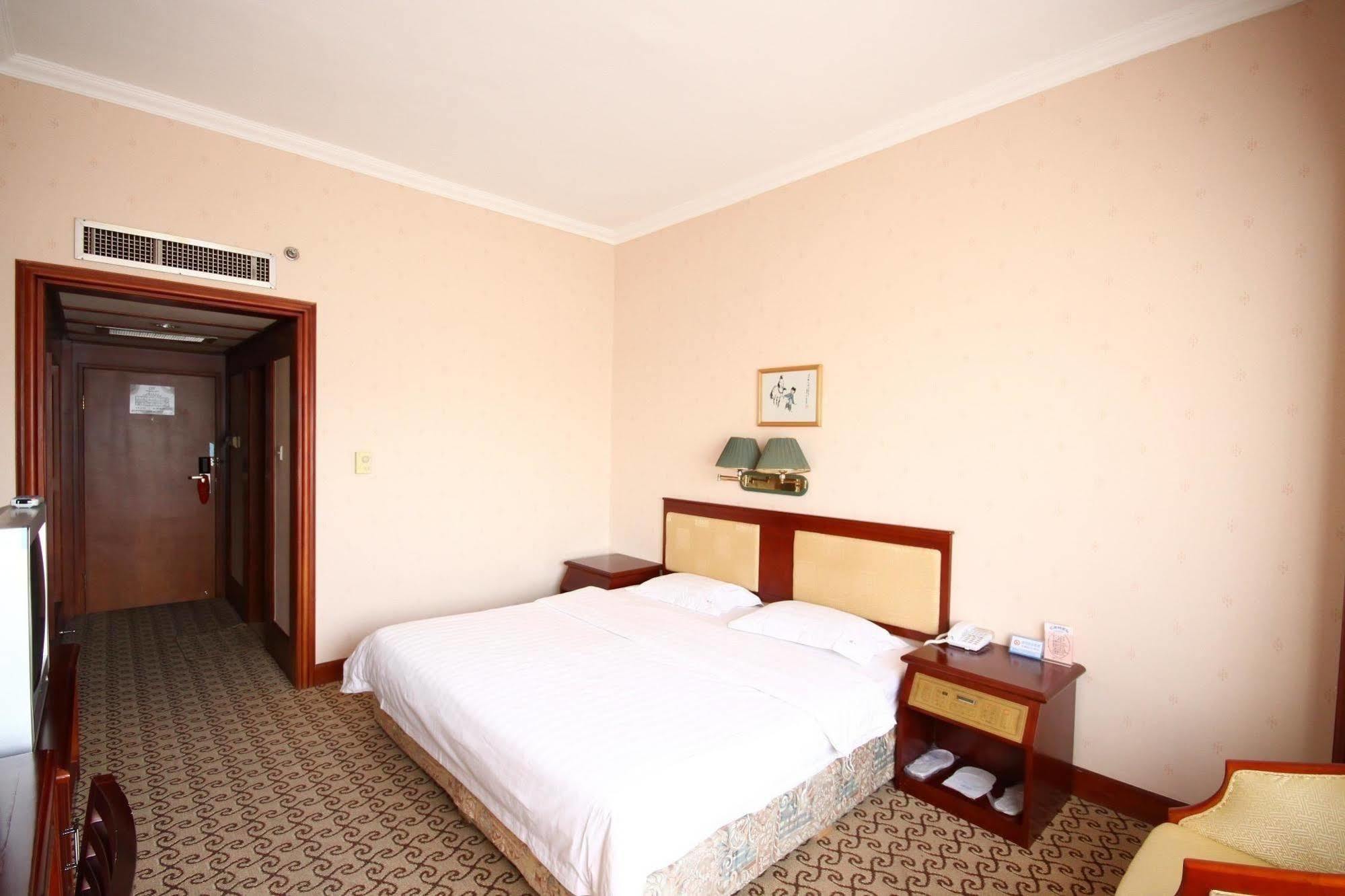 Hampton By Hilton Dalian Zhongshan Exterior photo